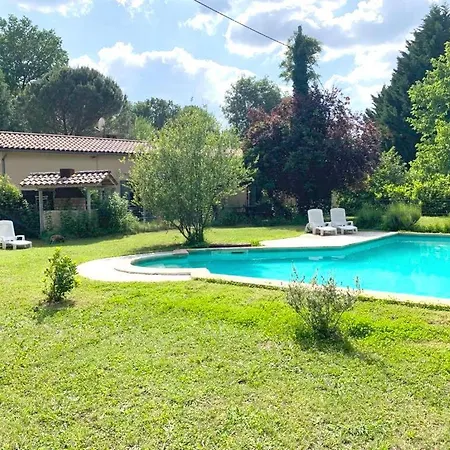 Holiday home Maison Piscine, Jardin Privatifs